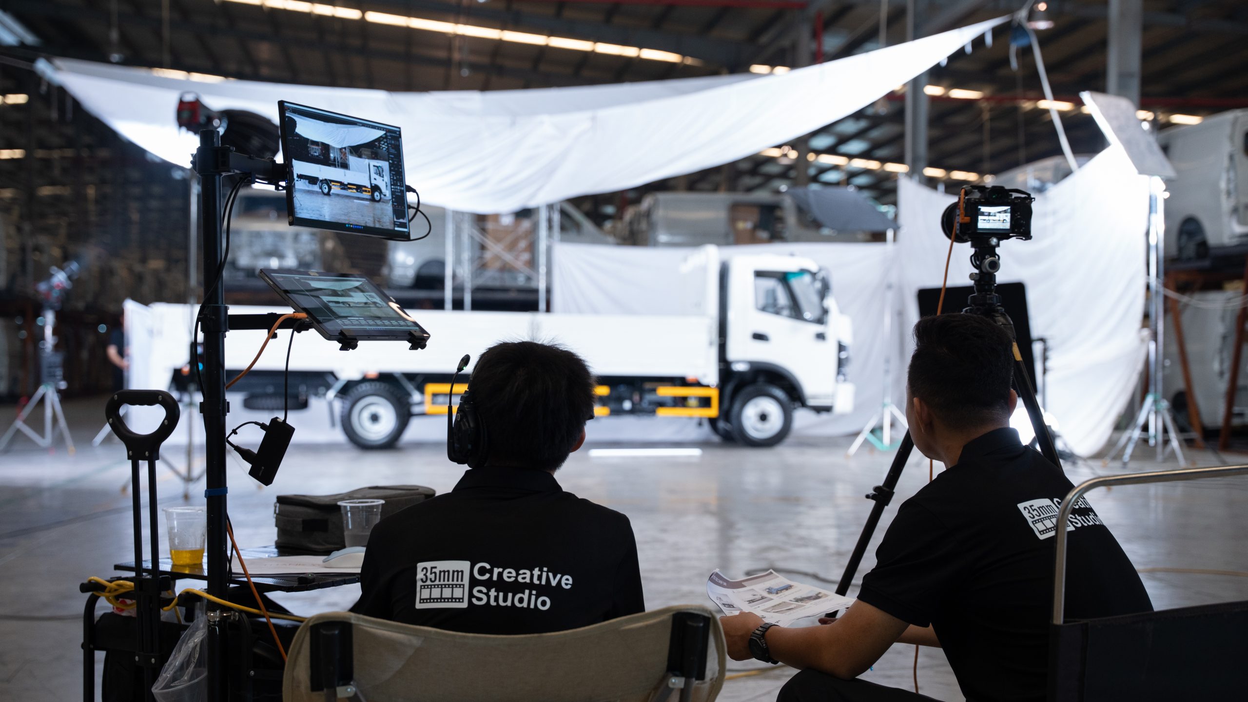 Vẻ Đẹp Công Nghiệp: Siêu Dự Án Nhiếp Ảnh Xe Tải Hạng Nặng